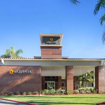 La Quinta By Wyndham Orange County Airport Hotel